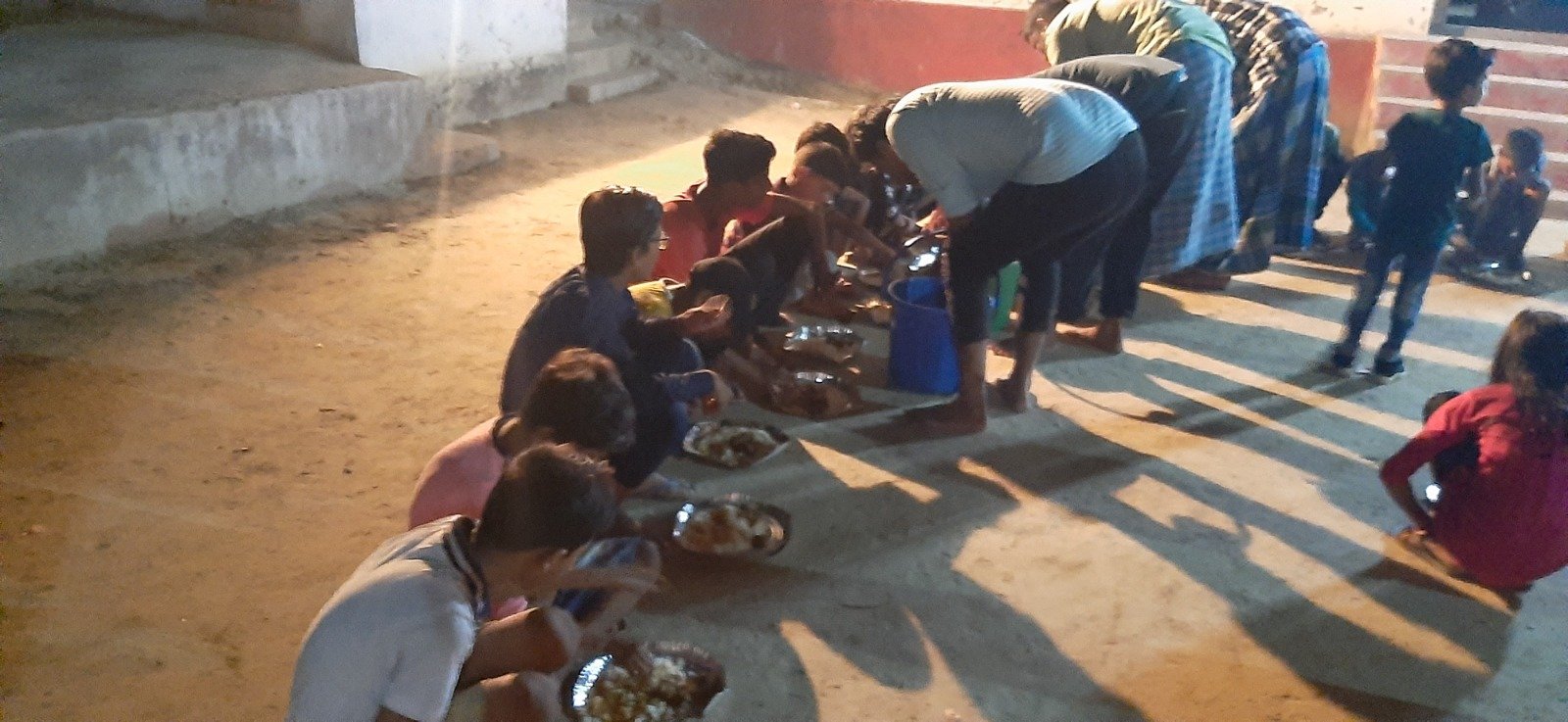Serving nutritious meals in Motihari
